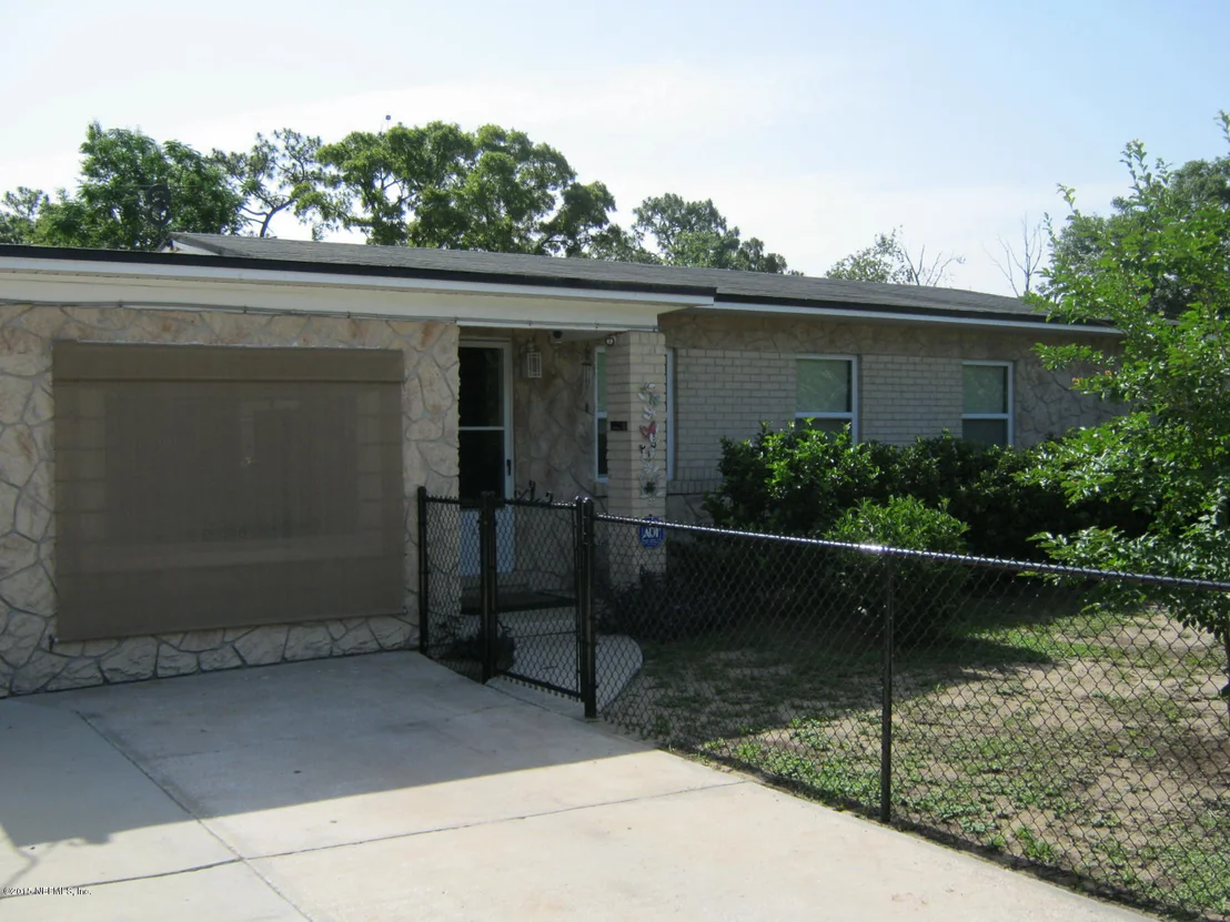 Photo of 4215 FOREST Boulevard