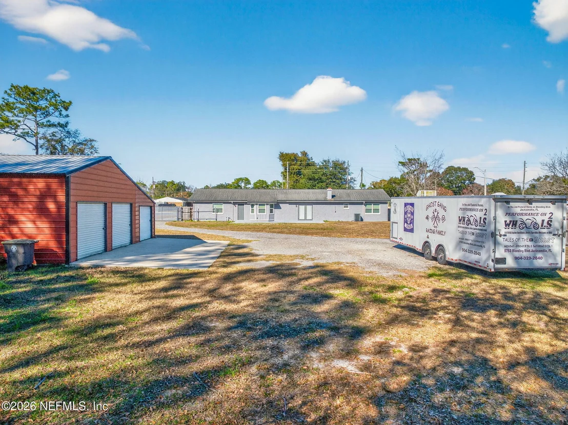 Photo of 8294 COLLINS Road