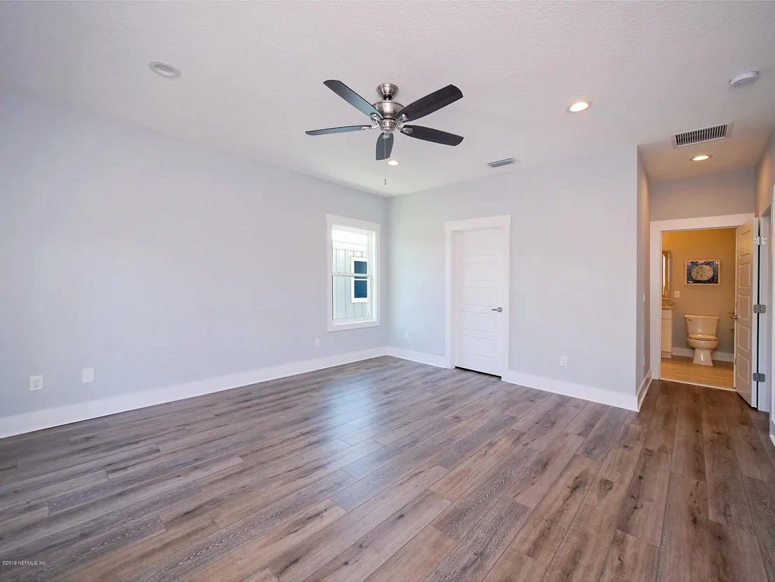 Photo of 230 DAVIS Street