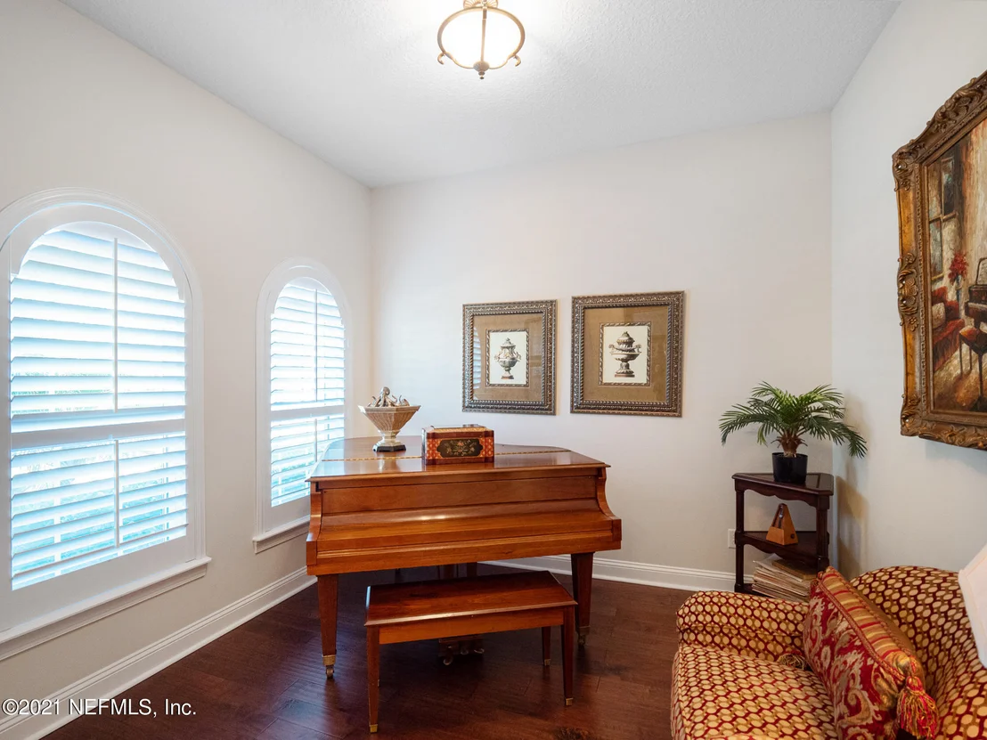 Photo of 237 GULFSTREAM Way