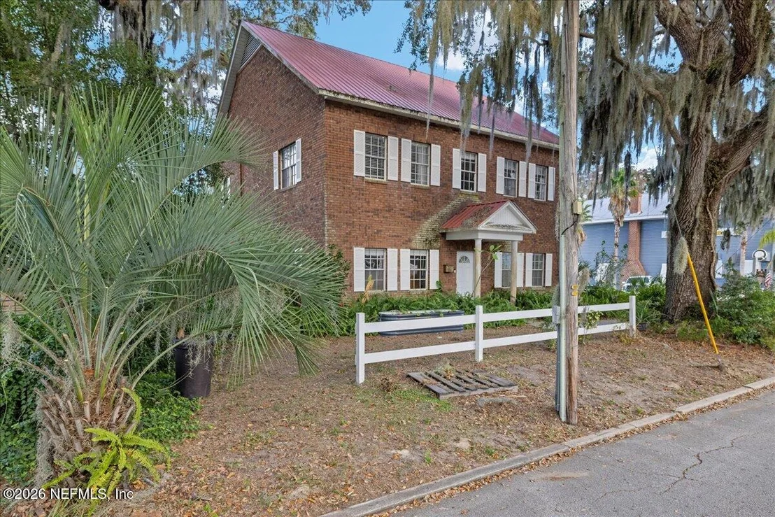 Photo of 10 CENTRAL Avenue