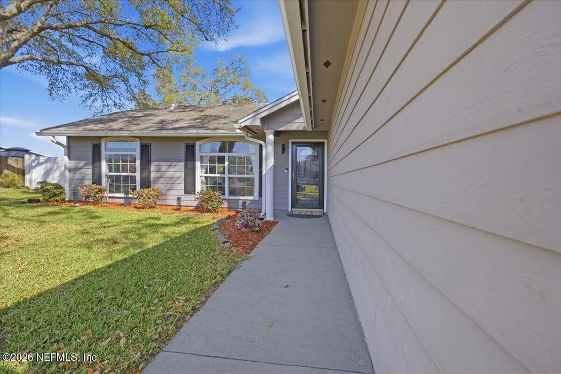 Photo of 423 BAYBROOK Drive