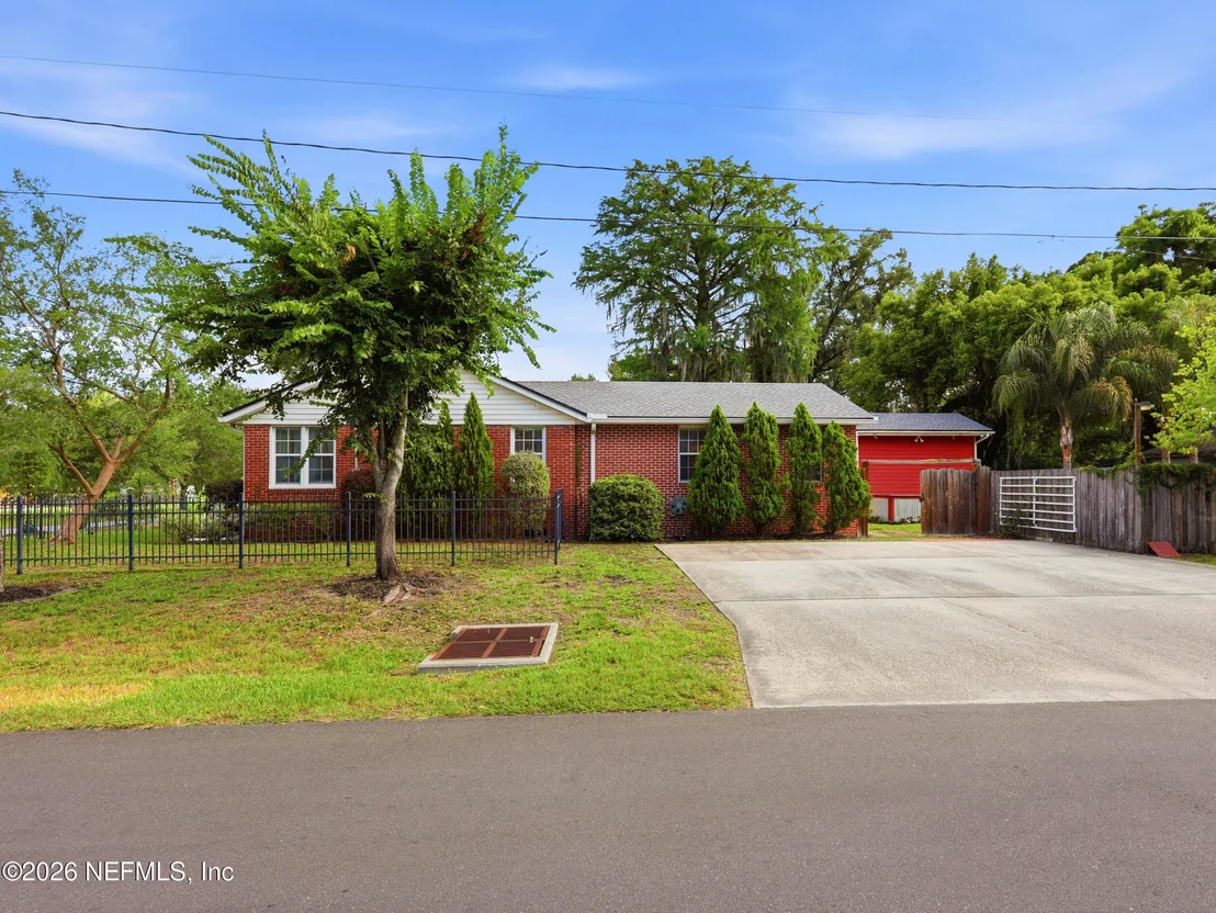 Photo of 2223 BAYVIEW Road