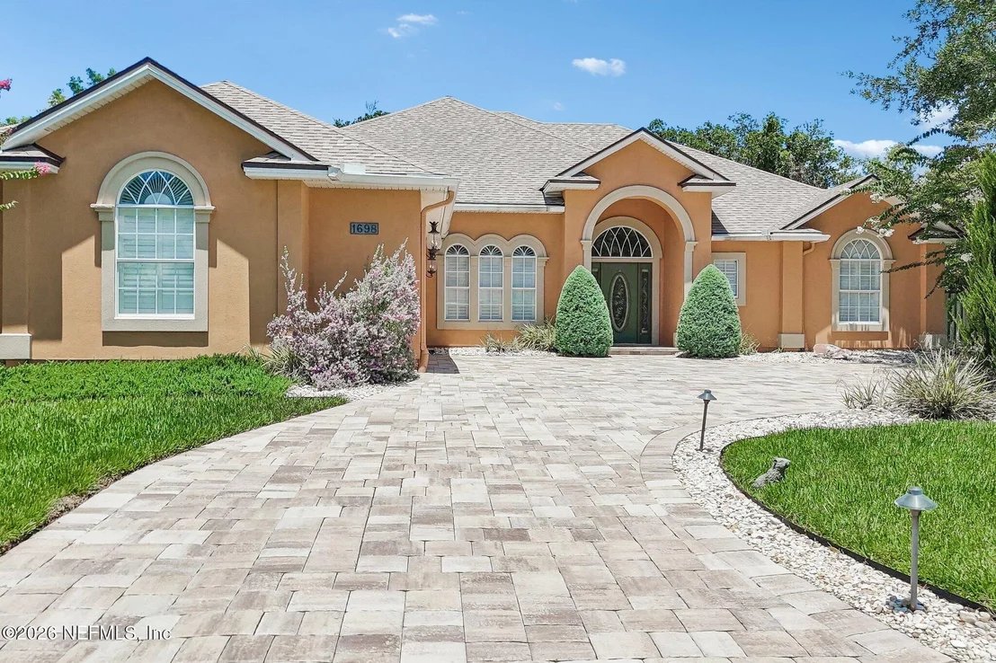 Photo of 1698 MARGARETS WALK Road