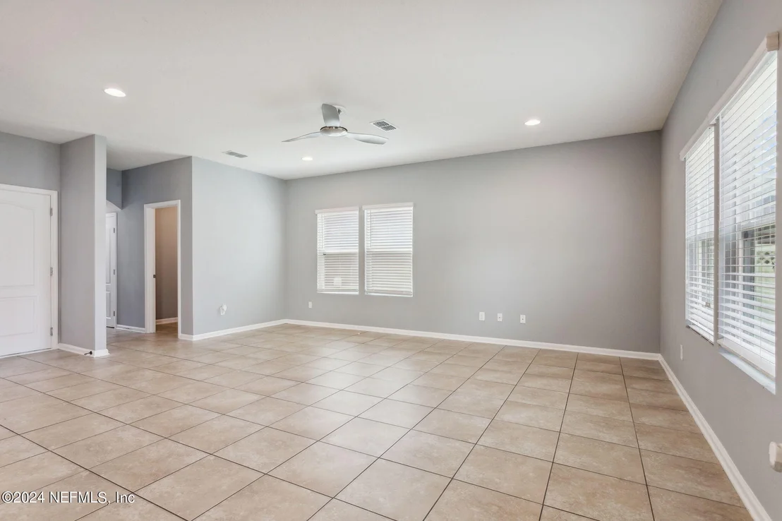 Photo of 597 DRYSDALE Drive
