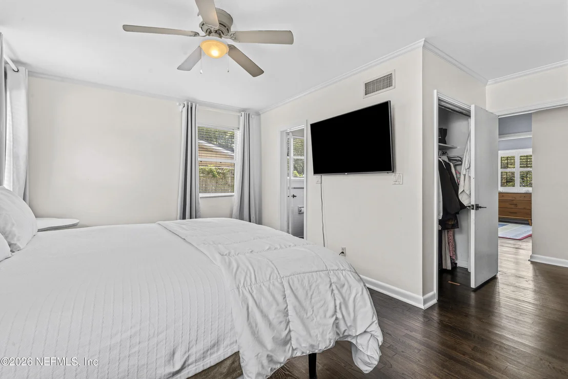 Photo of 4703 QUEEN Lane