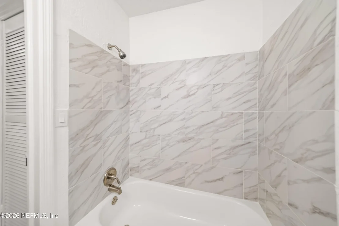 Photo of 1241 KING ARTHUR Road