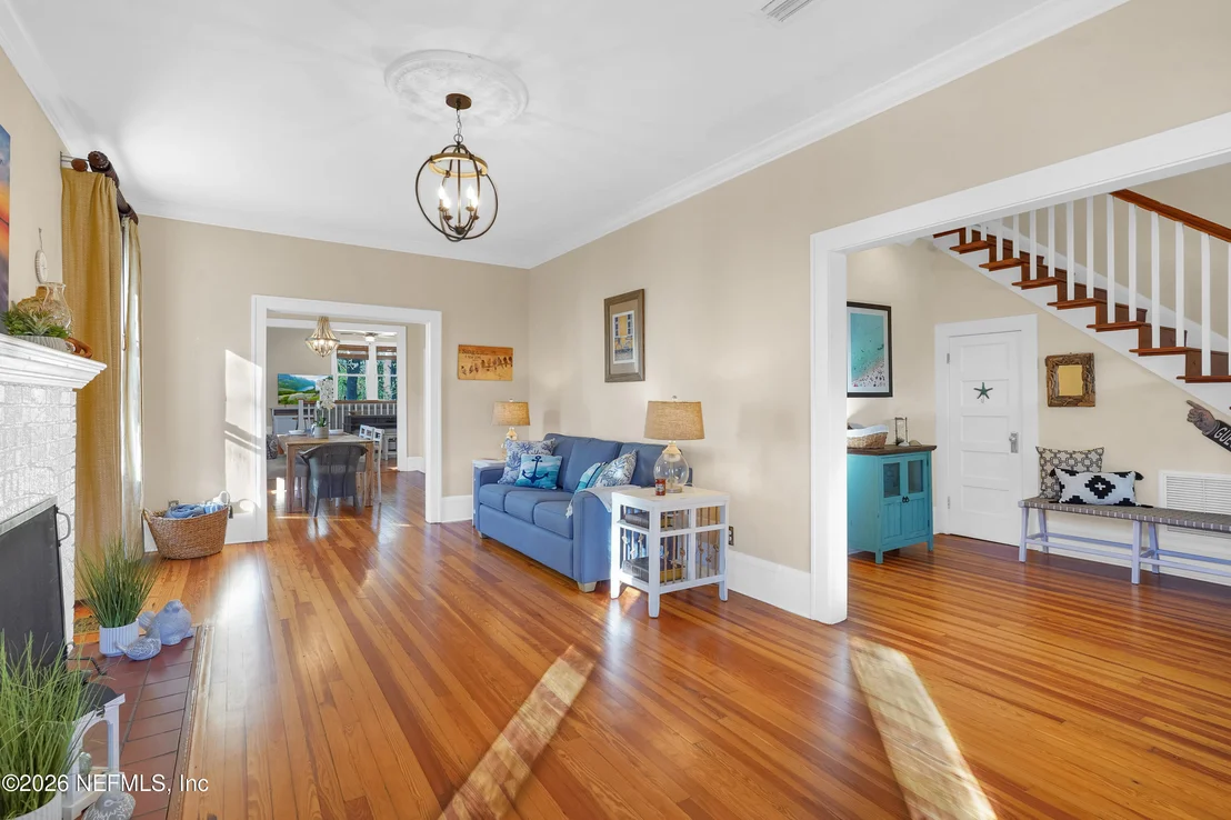 Photo of 28 E PARK Avenue