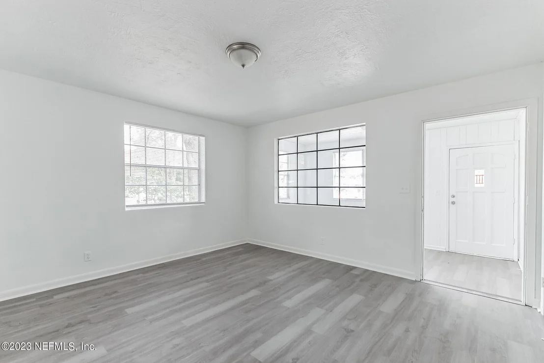 Photo of 824 PROSPECT Street