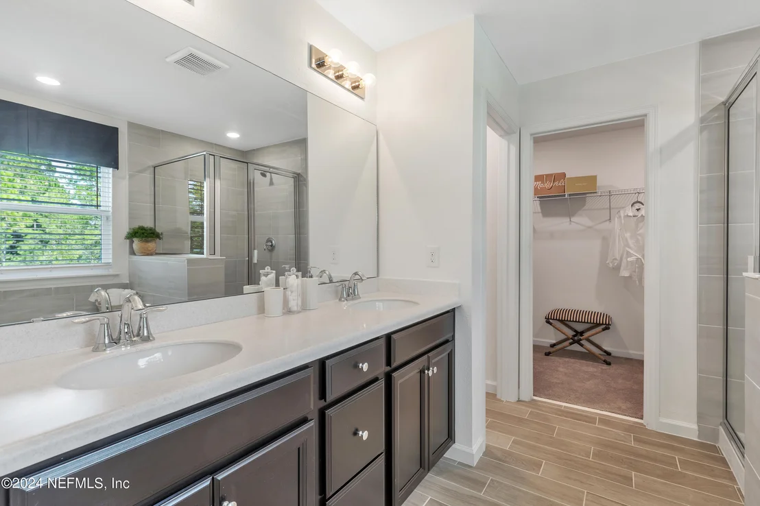 Photo of 44 BELLAIRE Isle(s)
