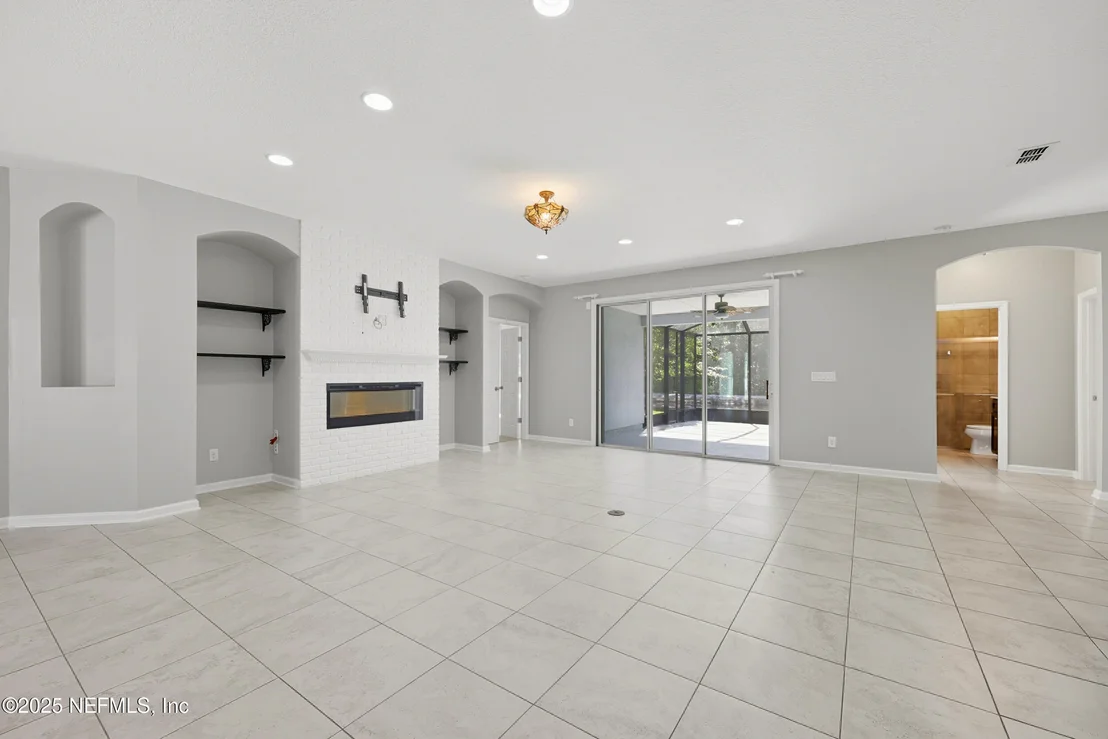 Photo of 96072 BREEZEWAY Court