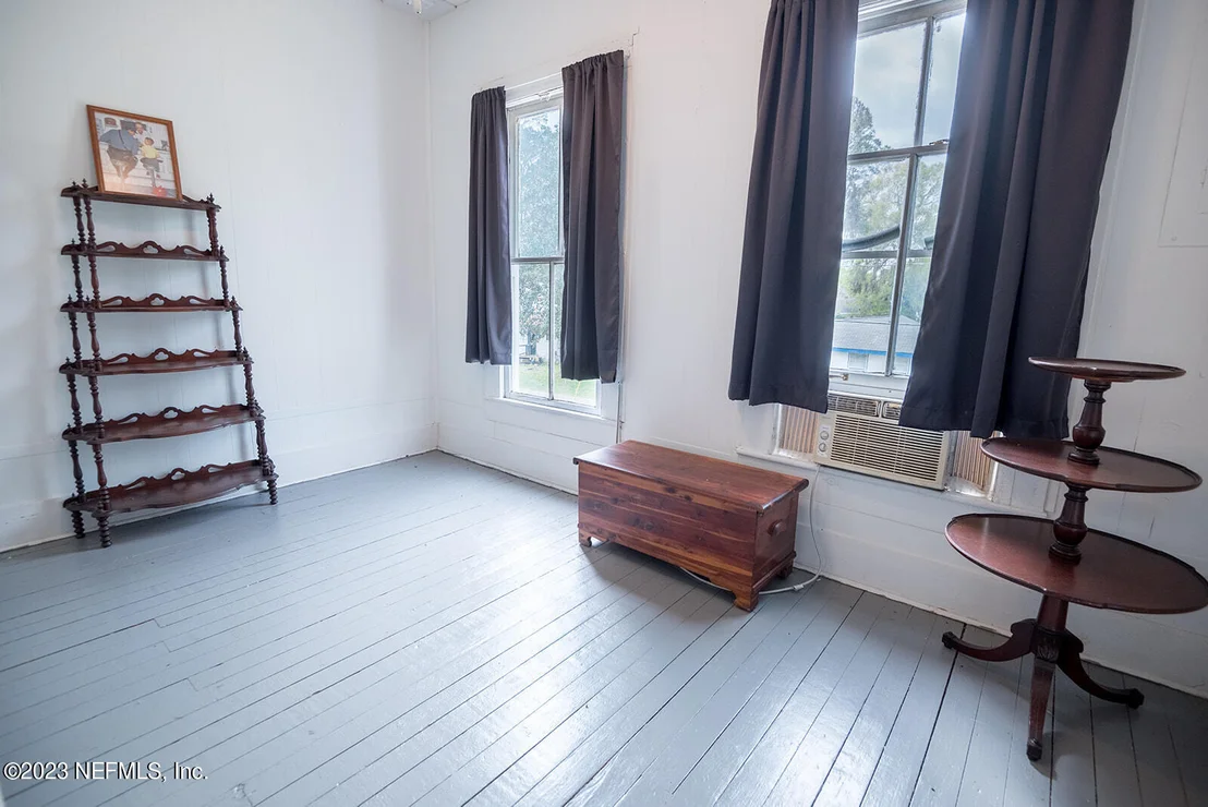 Photo of 404 N CHERRY Street