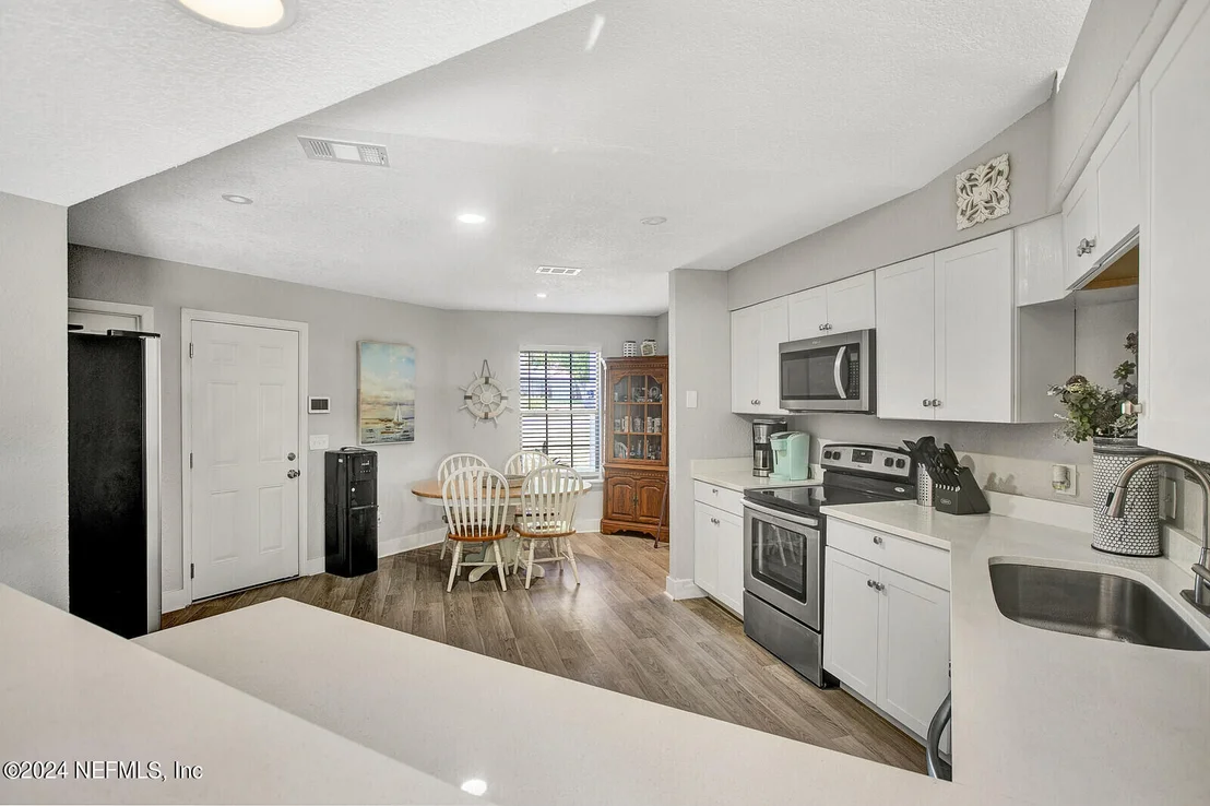 Photo of 4041 HIGH PINE Road