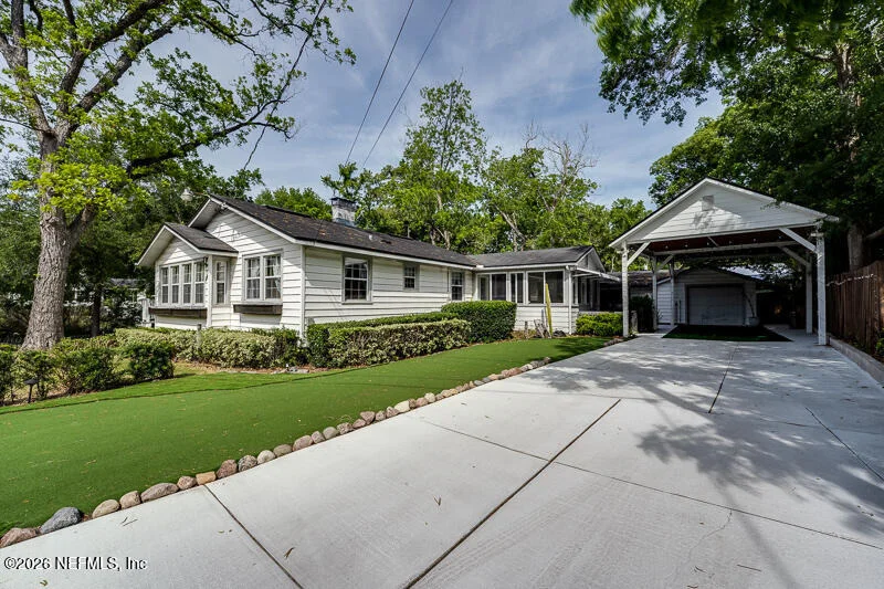 Photo of 1335 AZALEA Drive