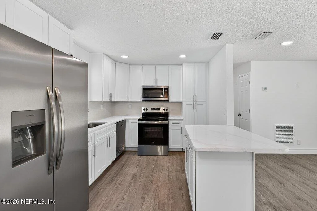 Photo of 6647 MANHATTAN Drive