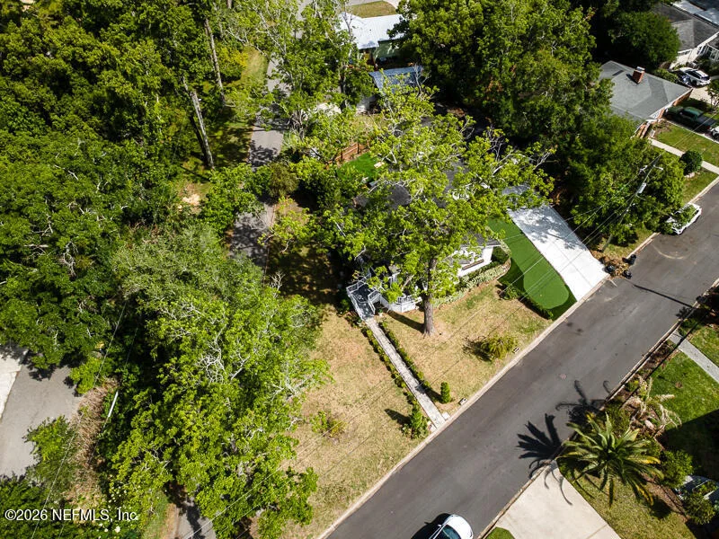 Photo of 1335 AZALEA Drive