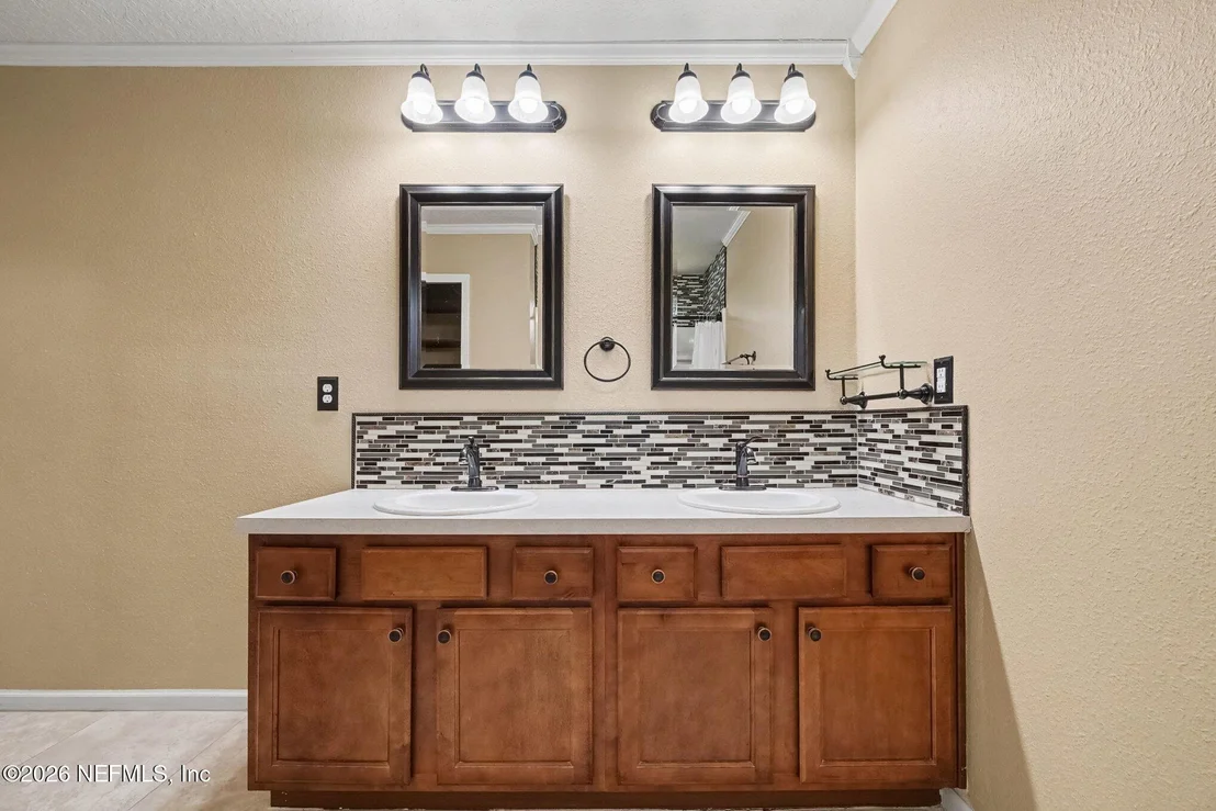Photo of 137 LAKESIDE Court