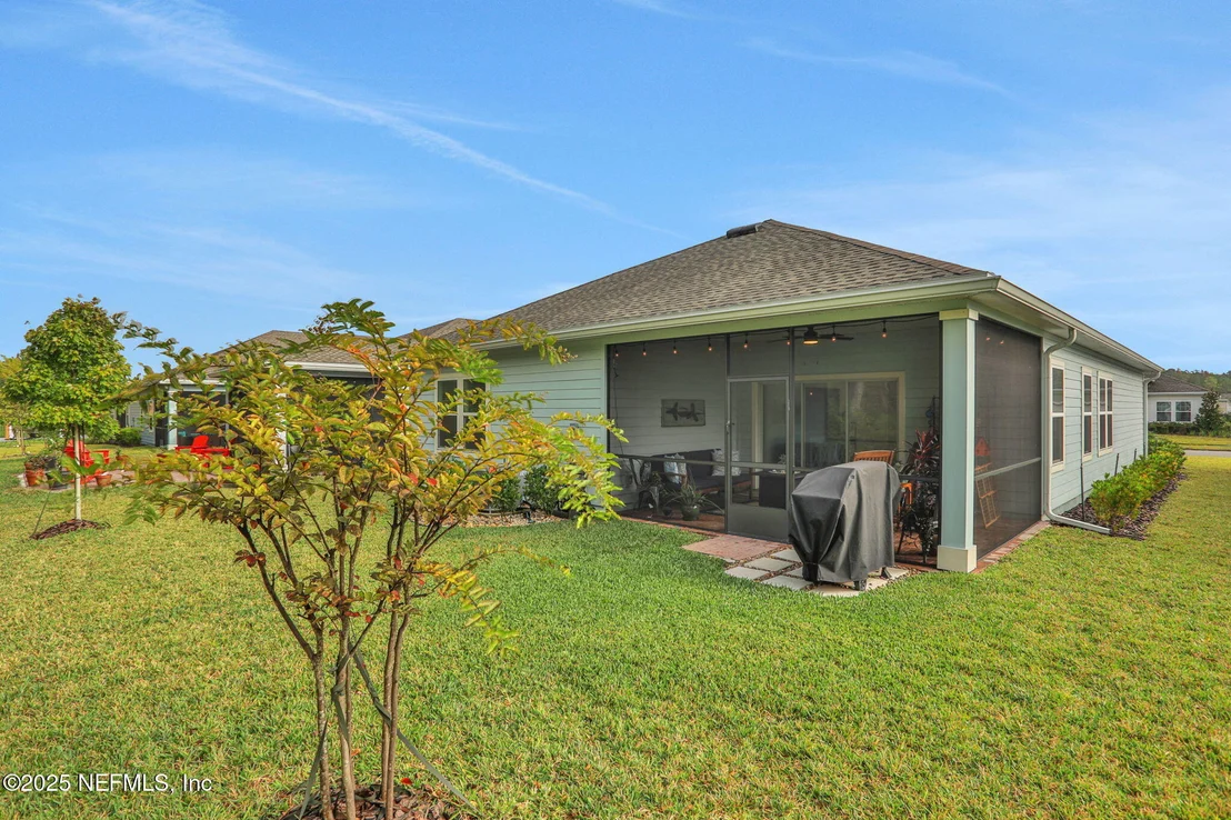 Photo of 75610 PONDSIDE Lane