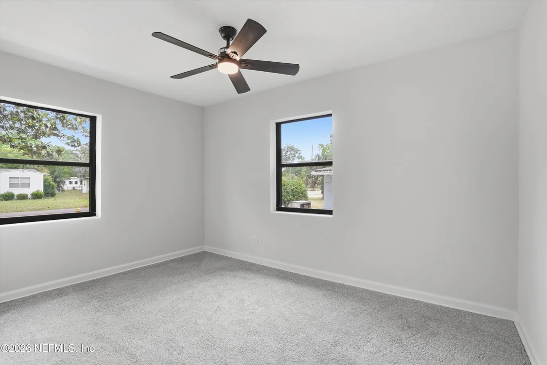 Photo of 1138 HALIFAX Road