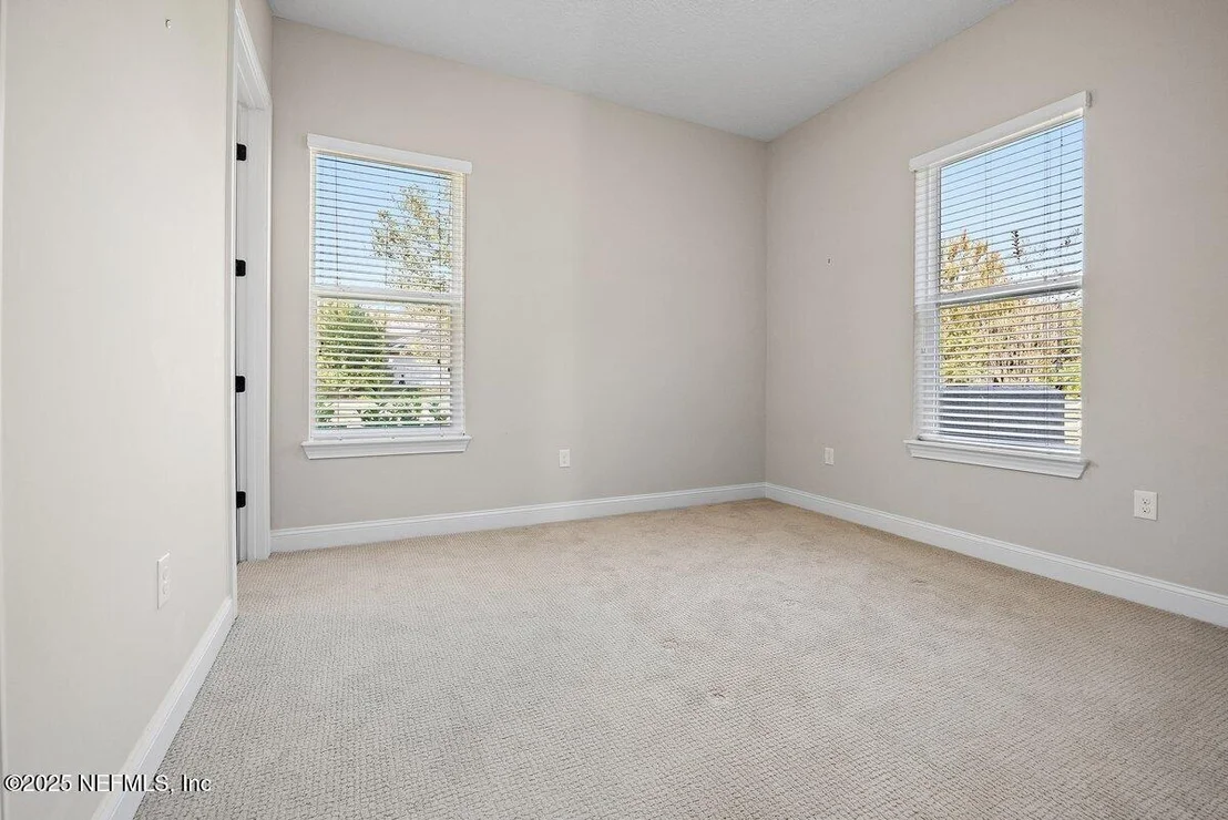 Photo of 2844 OAKGROVE Avenue