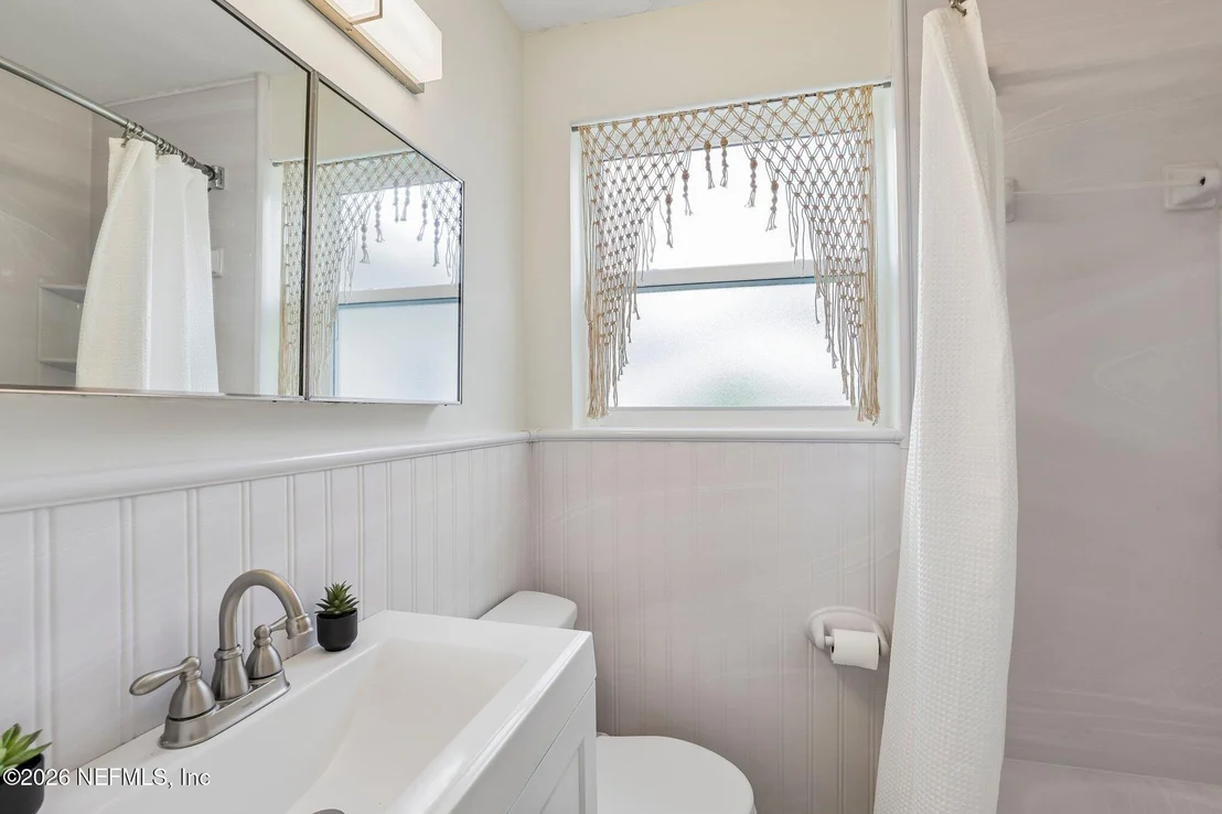 Photo of 2344 BAYVIEW Road