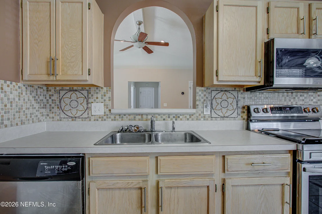 Photo of 7975 MACINNES Drive