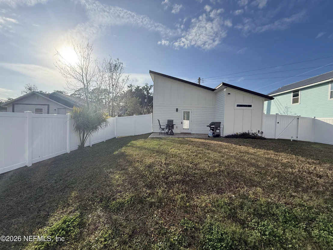 Photo of 824 S RODRIQUEZ Street