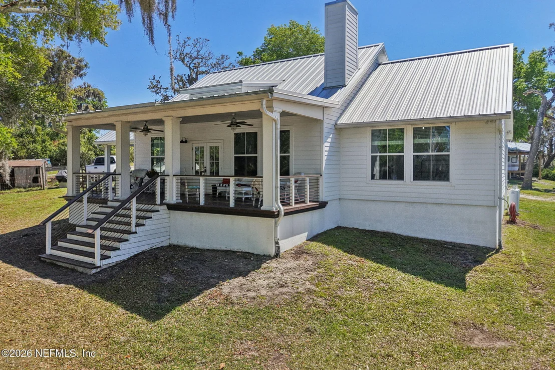 Photo of Unit 17 at 5577 HECKSCHER Drive