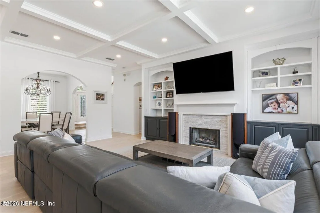Photo of 844 EAGLE POINT Drive