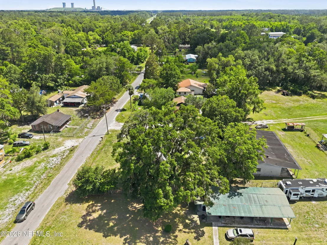 Photo of 100 BOSTWICK Lane