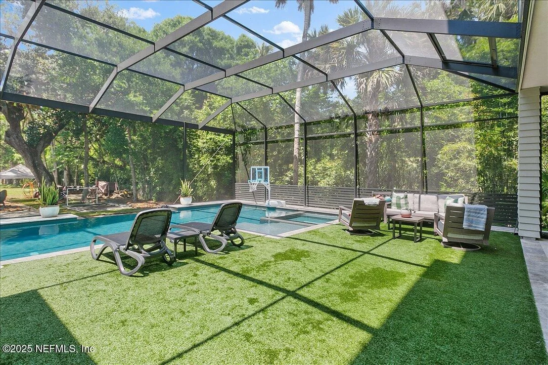 Photo of 2446 SEMINOLE Road