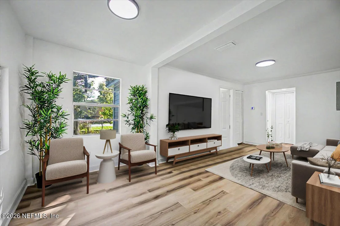 Photo of 2520 LARSEN Road