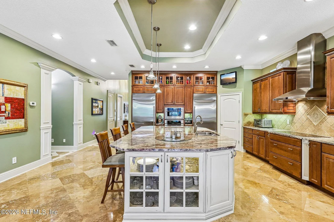 Photo of 4002 LA VISTA Circle