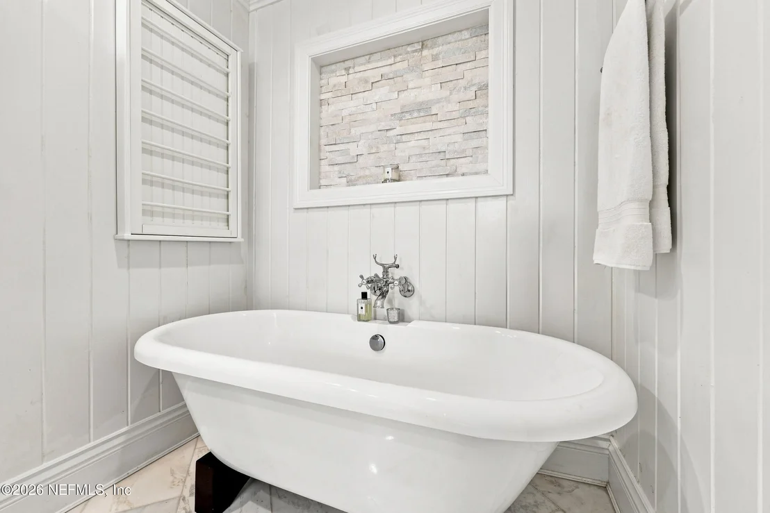 Photo of 4677 LONG BOW Road