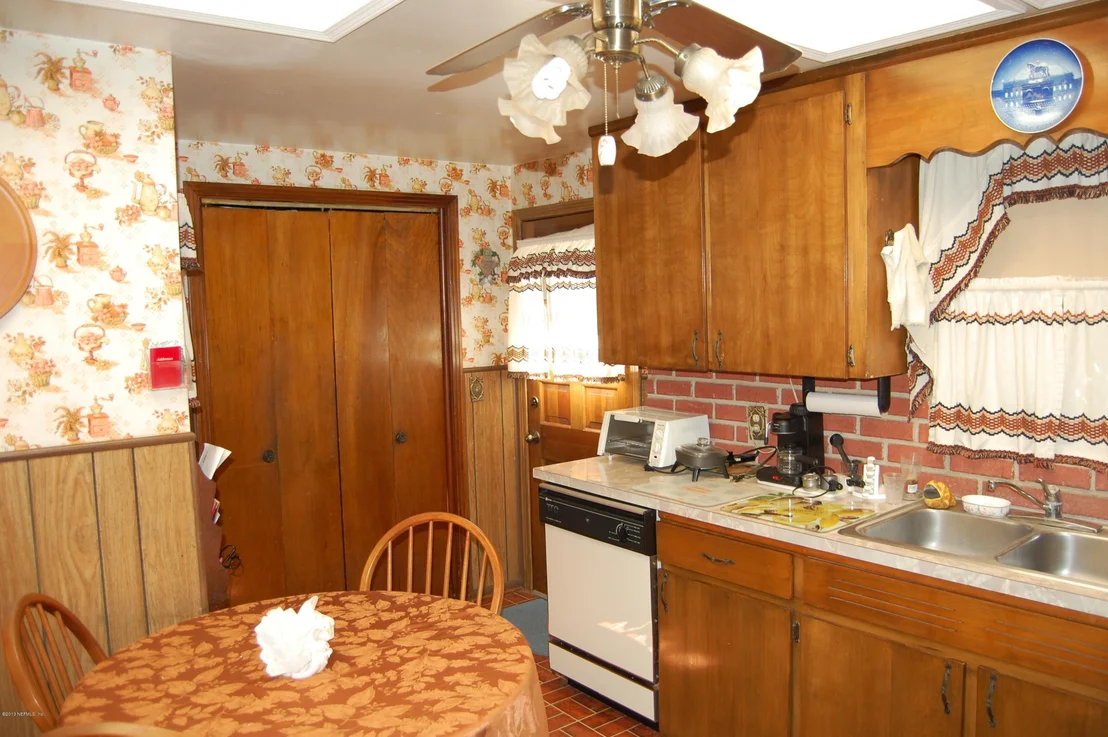 Photo of 2810 Robinette Drive