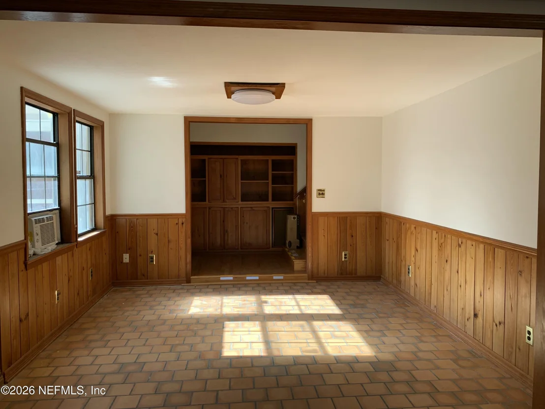 Photo of 120 BEACH Avenue