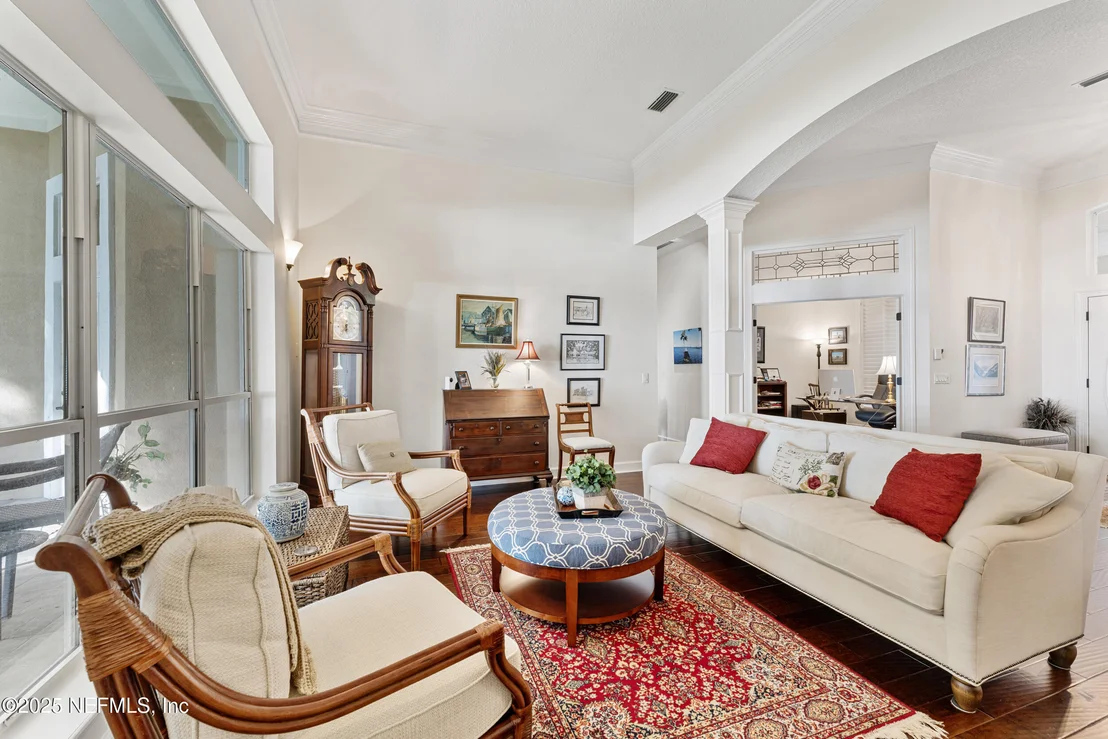 Photo of 686 FREDERIC Drive