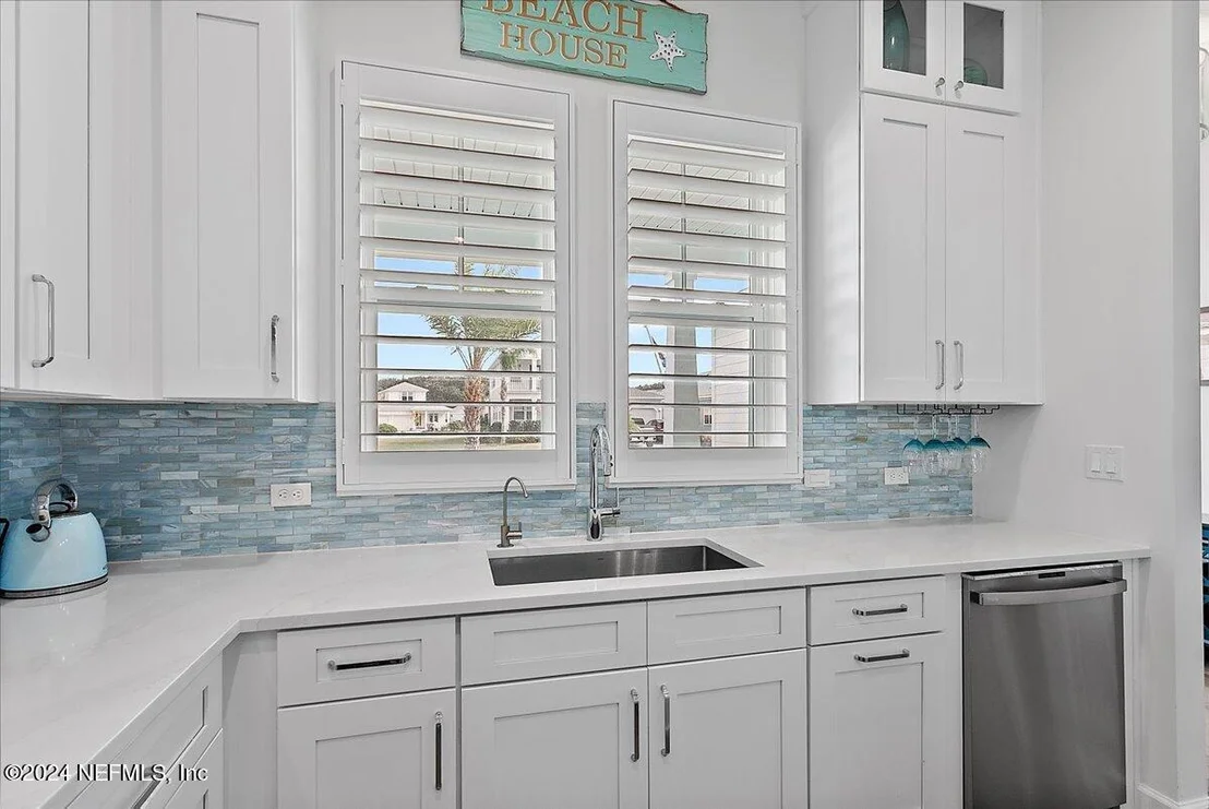 Photo of 150 OCEANVIEW Drive