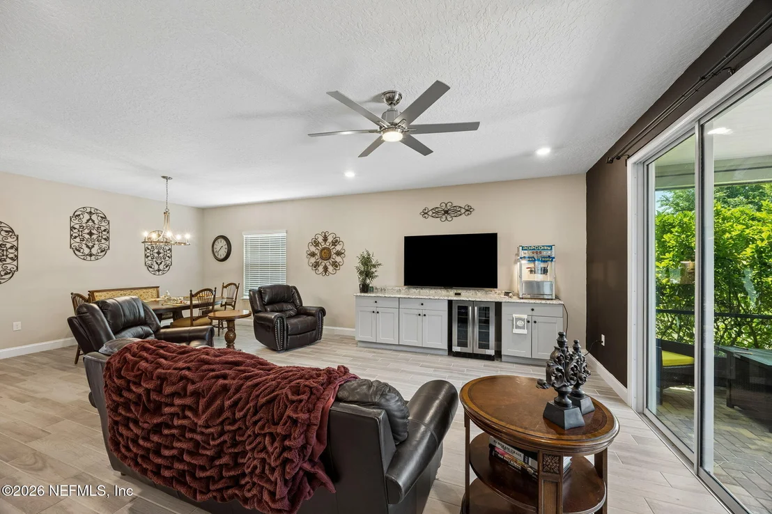 Photo of 220 RIVERCLIFF Trail