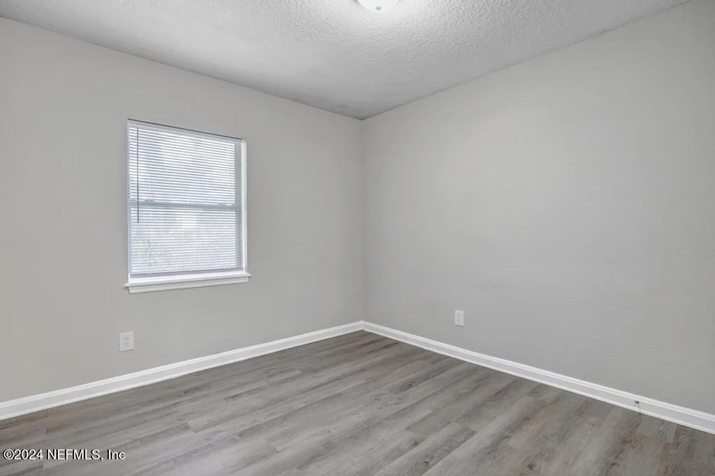 Photo of 1127 BUNKER HILL Boulevard
