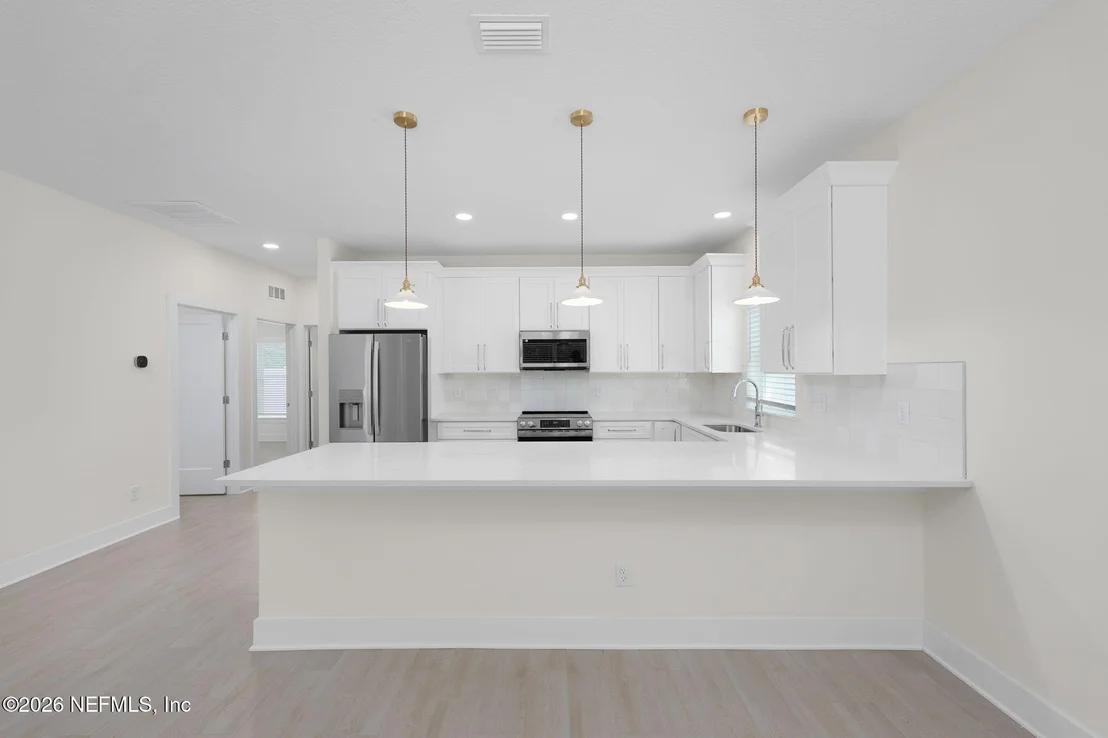 Photo of 882 W 4TH Street