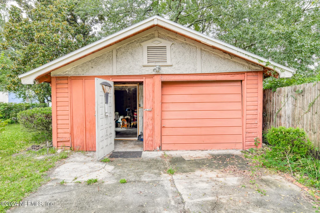 Photo of 903 TALBOT Avenue