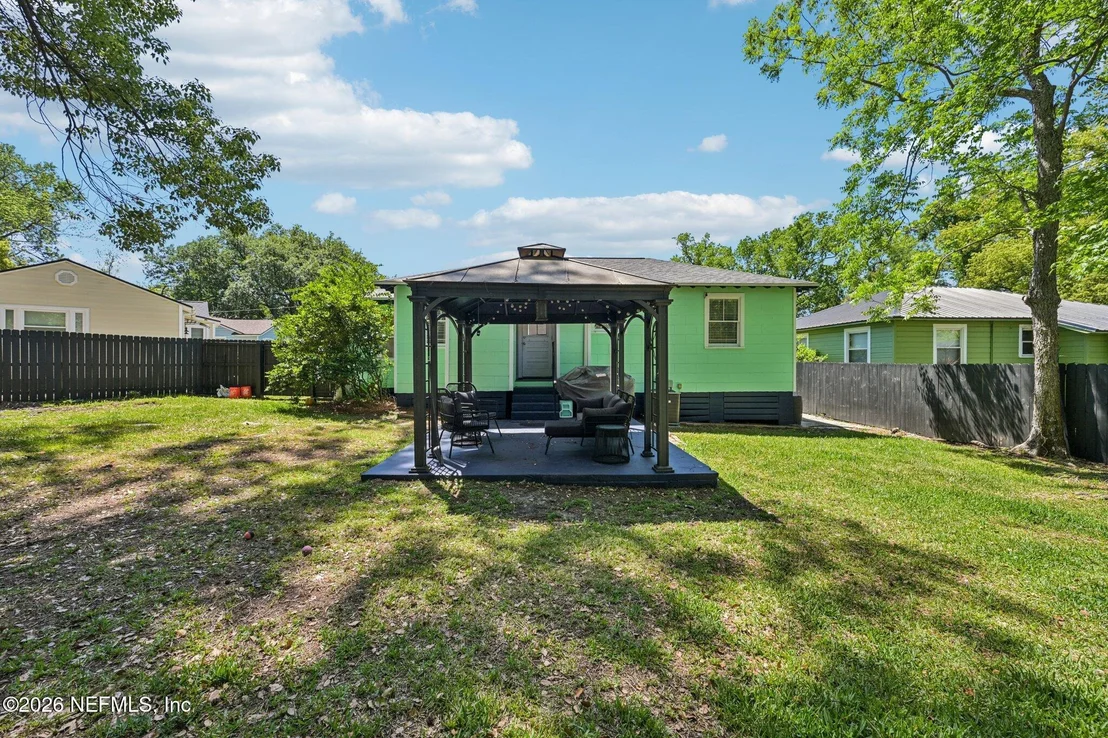 Photo of 1315 AZALEA Drive