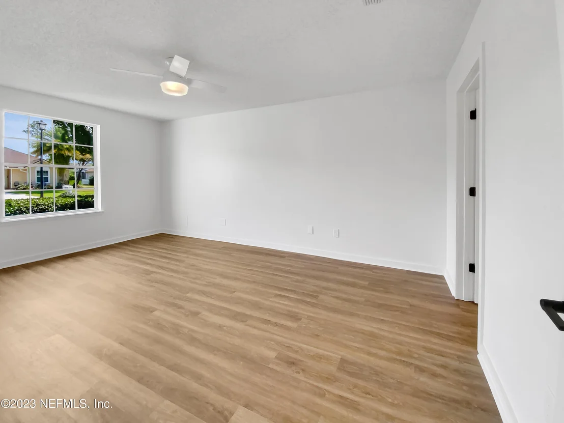 Photo of 141 JOHNS GLEN Drive