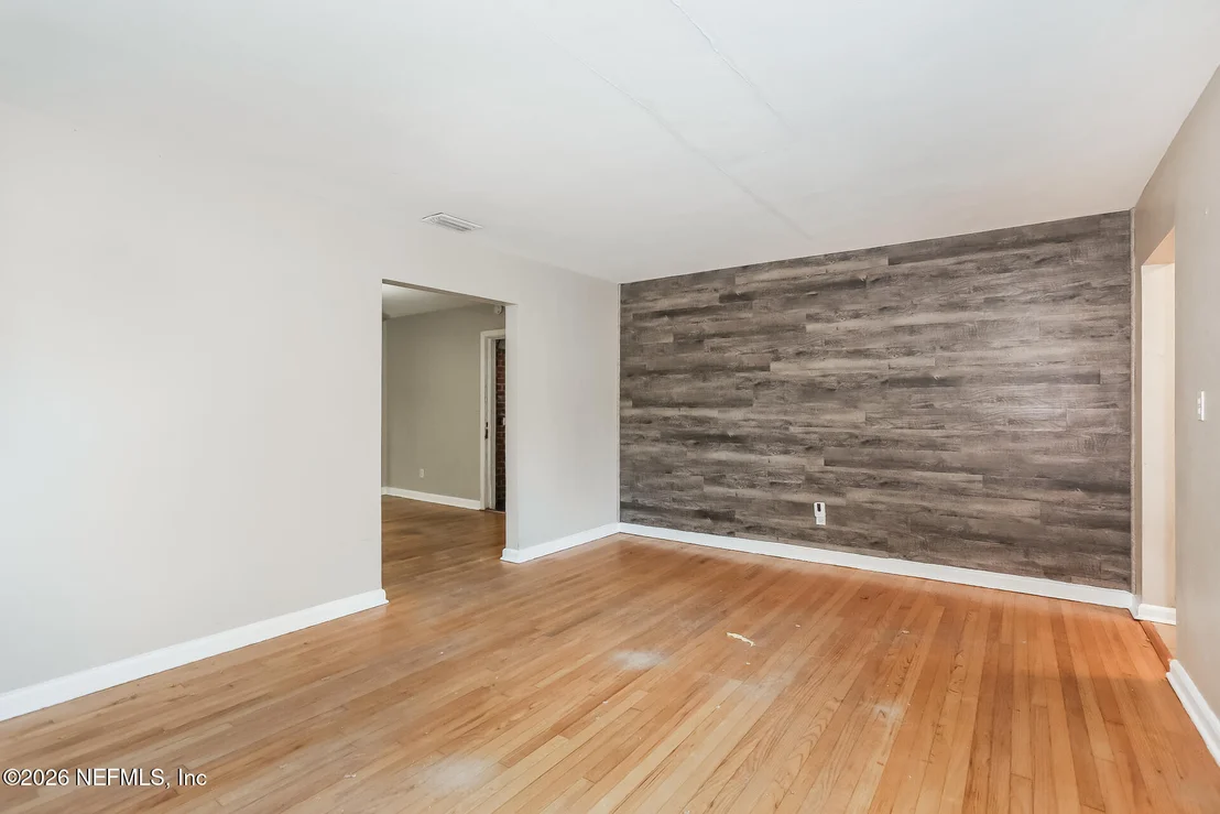 Photo of 2518 RED OAK Drive