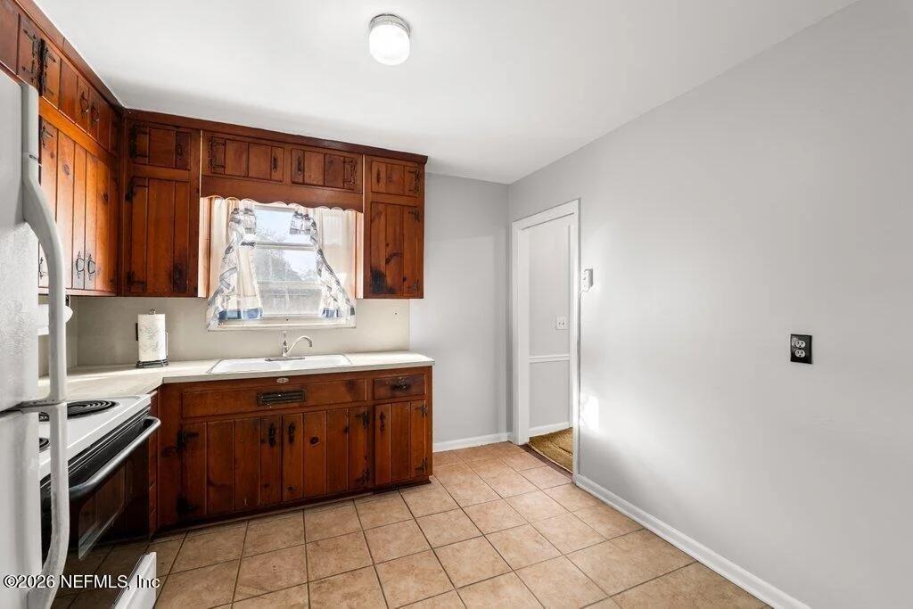 Photo of 7204 HERNANDO Road