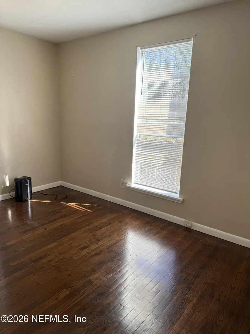 Photo of 8515 MAPLE Street