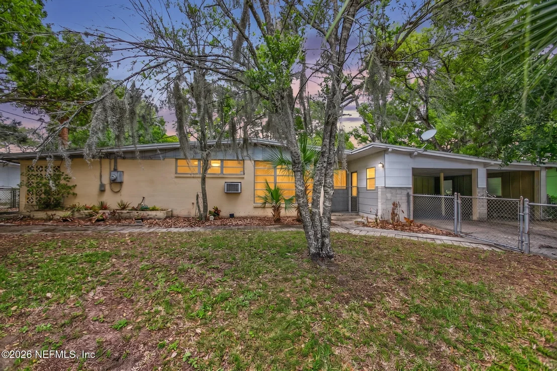 Photo of 1640 CHATEAU Drive