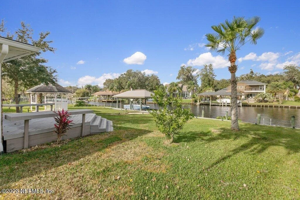 Photo of 241 OAK Drive S