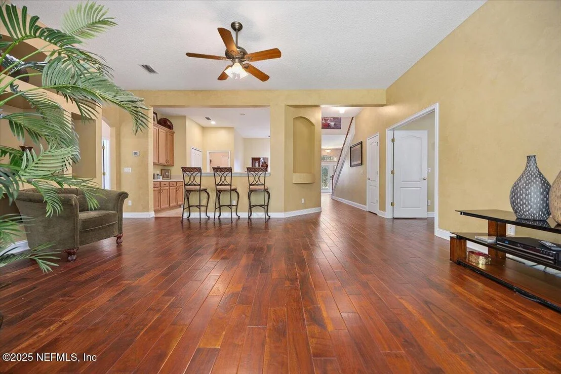 Photo of 1484 BARRINGTON Circle